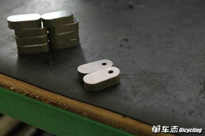 钛合金自行车零部件的机械加工参观北京航轮延工厂